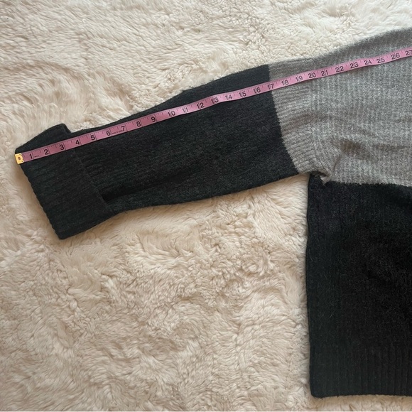 ***SOLD***Z Supply Colorblock Sweater M - Picture 9 of 10